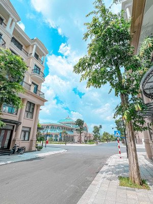 3 tỷ 3 sở hữu ngay căn nhà phố hoàn thiện 5 tầng ocp2. nhận cam kết thuê lại lên đến 50tr/tháng.