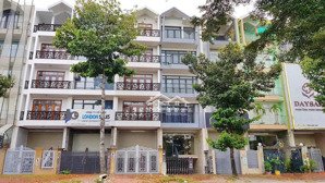 cho thuê sàn tầng trệt 100m mt đường d4 kdc him lam..giá 22tr/th