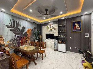 bán nhà đẹp 5t minh khai, 47m, 5t, 8 tỷ sân xe riêng biệt