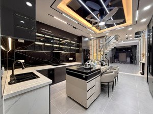 nhà ngay bên ubp đường thạnh xuân 25, dt:4x16m, lửng, 3lầu, 4pn, 5vs, gara ôtô, sân thượng, 7.15 tỷ