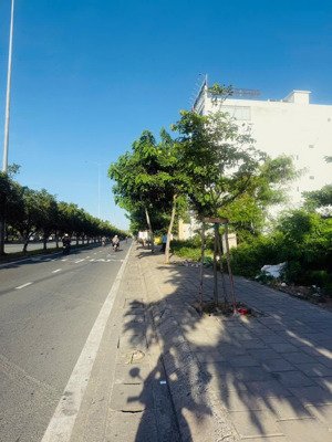 cần bán nền đất mặt tiền đường võ văn kiệt, an lạc, kdc nam hùng vương - đường 60m + lề 3m hai bên