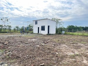 em cần bán 1572m2 đất trang trại sinh thái cấn hữu quốc oai đối diện dự án bộ công an sẵn nhà điện