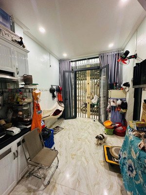 bán nhà sổ hồng riêng âu cơ phú trung tân phú hai tầng dt( 3 x7) m2 nhỉnh 2 tỷ!