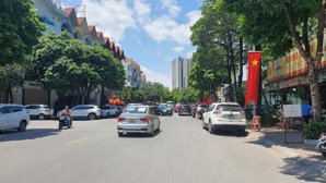 bán liền kề c17 mỗ lao 68m2x5t, cách hồ 50m, ngay phố nguyễn văn lộc giá 27 tỷ