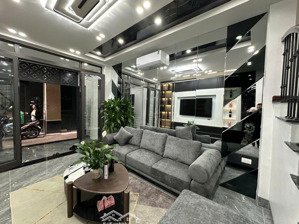 bán nr phố trần duy hưng, ngõ thông ô tô, nội thất vip,diện tích rộng ,thang máy, chỉ 17.68 tỷ