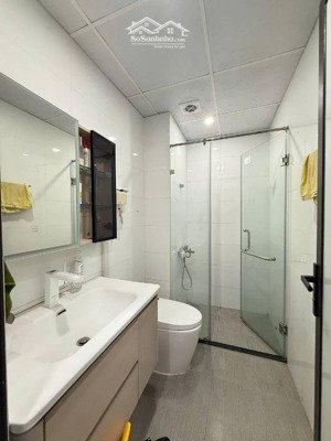 bác dũng bán nhà 5 tầng, 6 phòng ngủ, gần chợ, trường học, giá 7.5 tỷ