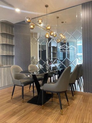 cần bán gấp căn 3pn 80m², ban công đông nam, eco green sài gòn, giá chỉ 7,5 tỷ. 