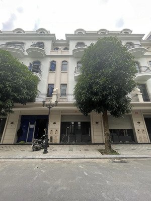 giá huỷ diệt 129tr/m. bán gấp liền kề xẻ khe sao biển vinhomes ocean park 2. lh 