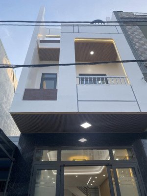 bán nhà mặt tiền 2,5 tầng p. đống đa quy nhơn