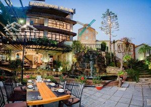 góc 2 mặt tiền sân vườn trung tâm hải châu, đà nẵng - 1.500 m2 sử dụng - gọi viet house