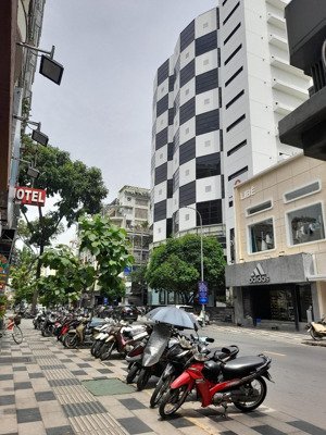 chuyên mua bán nhà phố trung tâm q1.3 có vị trí đẹp giá bán đầu tư.