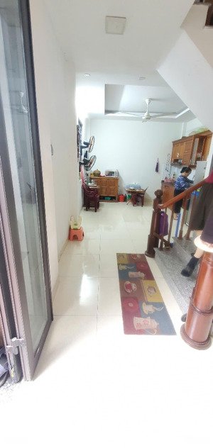 chủ nhà cần tiền nên cần bán gấp căn nhà full nt ở xa la, ô tô đỗ gần. gía 6tỷ có tl