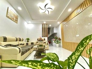 bán nhà văn chương 25m2 4t mt 3.2m giá 5.4 tỷ đống đa hà nội vị trí đẹp, nội thất xịn sò, gần ô tô