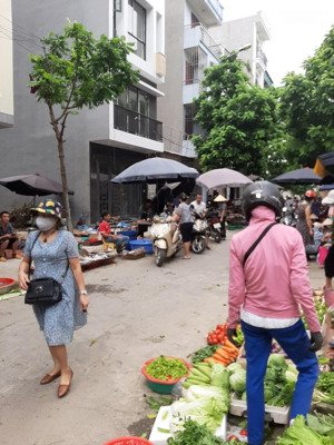 nhà dv2, chợ xa la hà đông 7 pn. ở và cho thuê, tầng 1 kd sầm uất. giá 19,9tỷ vỉa hè ôtô tránh 50m2