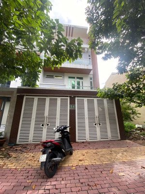 cần bán căn nhà 1trêt 2 lầu 7x20ful thổ