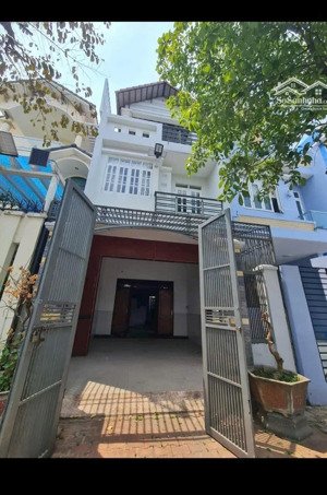 nhà 1 trệt 2 lầu hoàn công, bank cao, thu nhập tốt