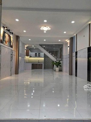 chủ gấp bán giảm chào mạnh. với 48m2 trệt lầu hơn 4tỏi. bình long, phú thạnh, tân phú.