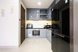 cần bán căn hộ saigon royal dt: 86m2, 2 phòng ngủ, 2wc, view sông bitexco, giá 10,8 tỷ nhà đẹp