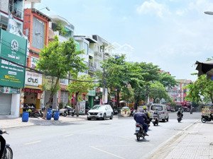 mặt tiền kinh doanh dt 110m2 thổ cư vuông vức_ xây dựng 1 hầm 5 tầng đường nhựa vỉa hè giá hơn 9 tỷ