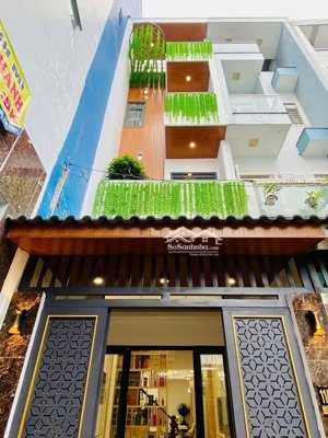 tôi kẹt tiền bán nhà đường cách mạng tháng tám - quận 3. 89,4m2 gần chợ hoà hưng cho thuê 27tr