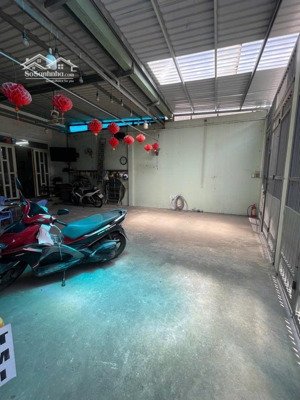 nhà 1t2l 4pn - 4wc- mặt tiền kinh doanh - cách ngã 4 thủ đức 450m - giá 8tỷ 5