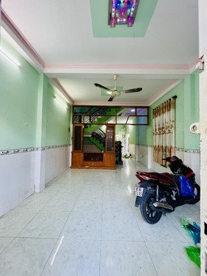 cho thuê nhà vườn lài dt 5x21 1trệt 1lầu 3pn 2wc hẻm rộng xe tải gần gò vấp sân rộng rãi