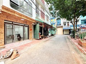 hàng hiếm tại thị trấn văn điển, 12tỷ, 79m2, 8tầng mặt đường rộng kinh doanh