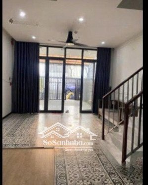 cho thuê nhà 4 tầng mt bờ quan nam hoà xuân, có thang máy giá 20tr/th, diện tích: 100m2