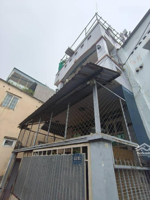 nhà 3 lầu ngay chợ thủ đức. thông số lớn 7x16m. chỉ còn 5.4 tỉ