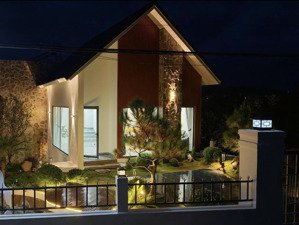 villa nghỉ dưỡng ven đà lạt kỳ anh villa , với khí hậu mát mẻ view ôm quanh đồi thông