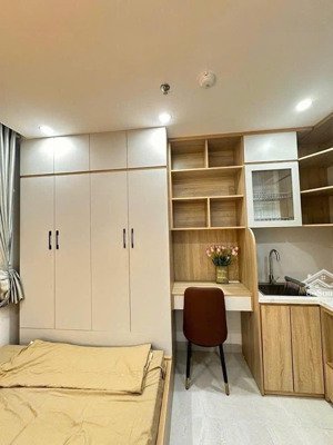 toà chdv đặng văn ngữ, gần khu đh y, ngân hàng, 25m ra phố, 28 pkk full nt, gpxd, pccc, 130tr/th