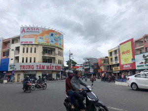 cho thuê nhà mặt tiền lý thái tổ, ngay vòng xuyến nhận diện thương hiệu tốt