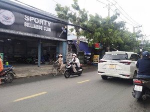 kho xưởng siêu to mặt tiền đường hương lộ 2 - thích hợp mua làm căn hộ dịch vụ - có 4 cuốn sổ riêng