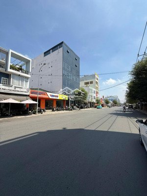 bán nhà 2 mặt tiền tân bình, 4 tầng btct , phạm văn bạch. tiện kd cho thuê