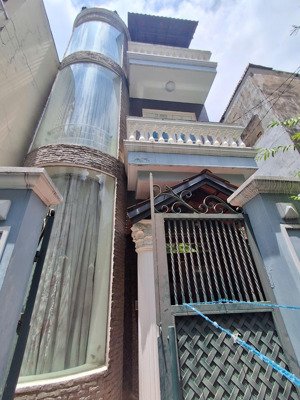 cần bán nhanh căn nhà đẹp 4 tầng, đường huỳnh văn bánh, phường 14, quận phú nhuận, giá chỉ 10.5 tỷ.