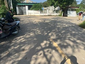 đất kinh doanh buôn bán tốt ,ngay giữa ngã ba , tại triệu sơn thanh hóa