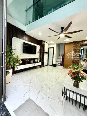 hiếm việt hưng, nhà dân xây chắc chắn, đầy đủ nội thất, 5 tầng, ngõ ô tô, 60m2 chỉ 8.4 tỷ