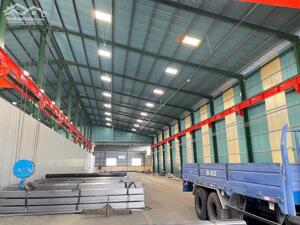 CHO THUÊ KHO XƯỞNG MẶT TIỀN QUỐC LỘ 1A, BẾN LỨC, LONG AN 1400M2 GIÁ 65K/M2- CÓ CẨU TRỤC