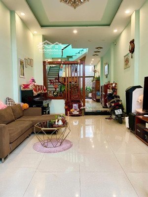 hxh nguyễn thái sơn- ngay đh công nghiệp- 4 tầng.