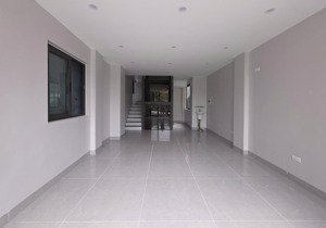 cho thuê nhà mặt phố xã đàn: dt 50m2 x 4 tầng, mt 4m, nhà mới, thang máy, giá 32 tr/th