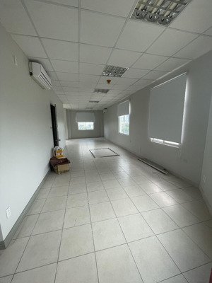 văn phòng 80m trống suốt ngay cresent mall hoàng văn thái, có thang máy, free ql, 24/7