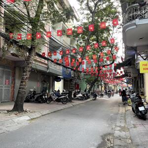 Nhà ngõ 612 ĐÊ LA THÀNH 6 tầng thang máy nhà mới ở luôn - Chỉ 13.9 tỷ.