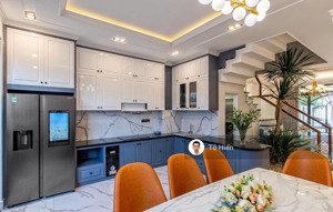 16 tỉ cầu giấy - nguyễn văn huyên - 65m - ngõ thông - mt rộng - ô chờ thang máy - ở được ngay!!