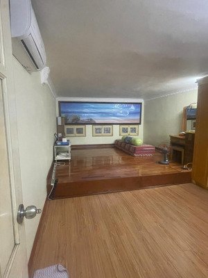 cho thuê nhà vị trí đẹp - ưu tiên hộ gia đình.