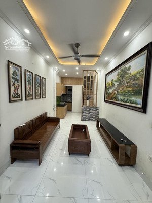 tt lĩnh nam , nhà dân xây 2 thoáng 4 tầng , cách ô tô 20m , gần bãi xe 130m