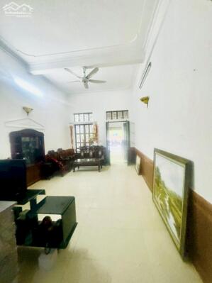 M890: Cho thuê nhà mặt đường Thư Trung