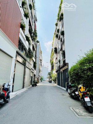 hẻm xe hơi đường đồng đen - diện tích 4.5x20m - trệt 2 lầu sân thượng - giá 13.5 tỷ tl