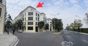 lô góc vị trí vàng dưới chân chung cư, đối diện hồ tạo sóng giá có 27 tỷ bao phí có sổ ocean park 2