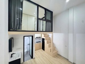 duplex full nội thất tại phố chùa láng.30m2 gần đường lớn , oto đỗ gần cửa.