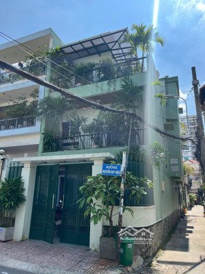 bán nhà góc 2 mặt tiền nguyễn duy hiệu - thảo điền. 5,6m x 13m; 3 tầng